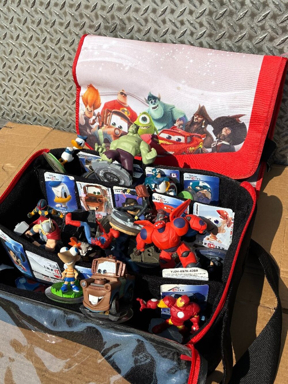 Disney Infinity Lot Bundle Of Figures With Carrying Case, Cards, Mat Disney DC